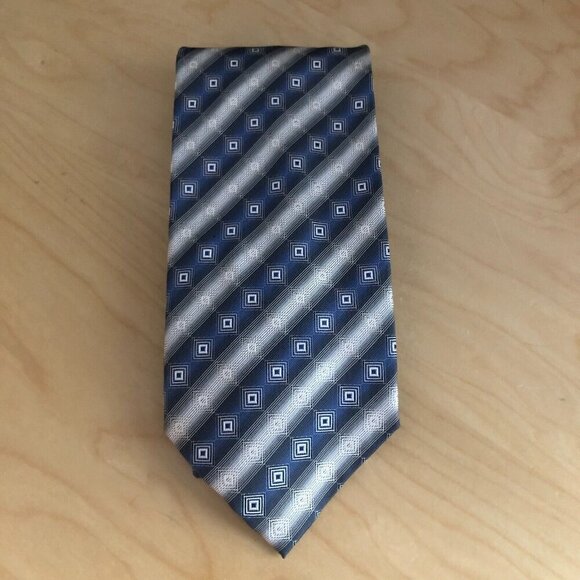 Valerio Garati Men's 100% Silk Necktie - Gray Blue Geo Squares Hand Made EUC - Picture 7 of 7